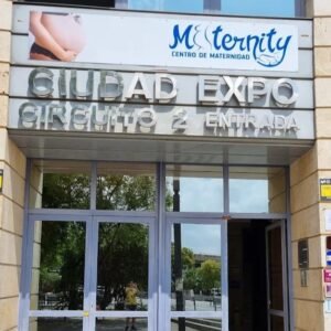 Entrada principal al edifico donde se encuentra maternity